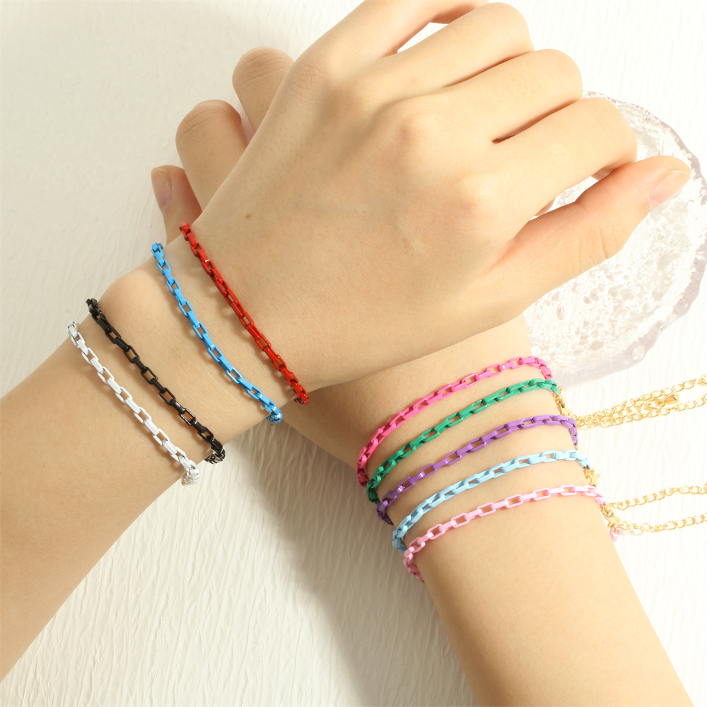 Rétro Style Simple Couleur Unie Le Cuivre Vernis Au Four Placage Plaqué Or 18k Bracelets display picture 2