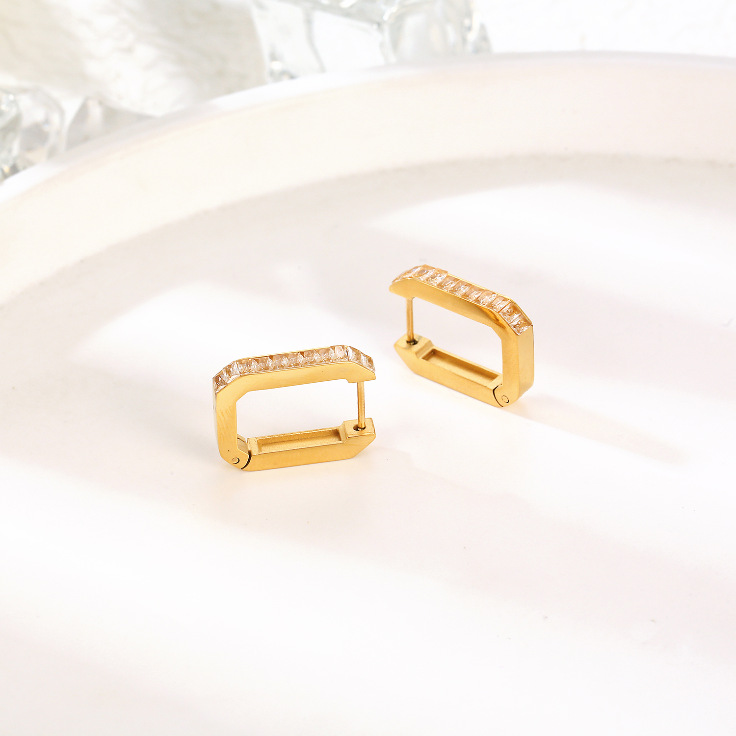 1 Pair Elegant Square Plating Inlay 304 Stainless Steel Zircon 18K Gold Plated Hoop Earrings display picture 2