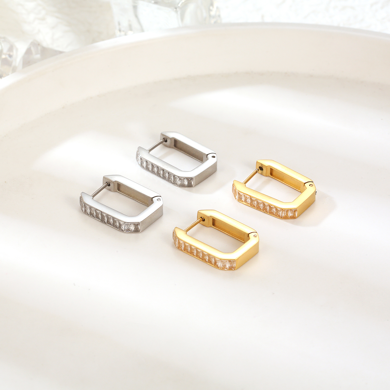 1 Pair Elegant Square Plating Inlay 304 Stainless Steel Zircon 18K Gold Plated Hoop Earrings display picture 4