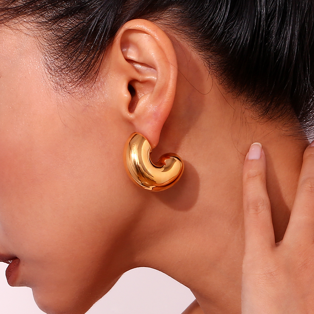 1 Pair Basic Simple Style Classic Style Solid Color Plating Stainless Steel 18k Gold Plated Ear Studs display picture 4