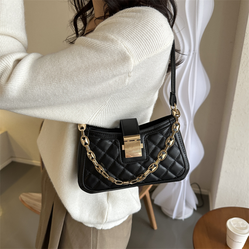 Women's Pu Leather Solid Color Streetwear Square Zipper Shoulder Bag Crossbody Bag display picture 2