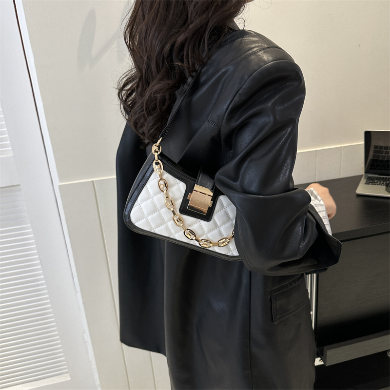 Women's Pu Leather Solid Color Streetwear Square Zipper Shoulder Bag Crossbody Bag display picture 1