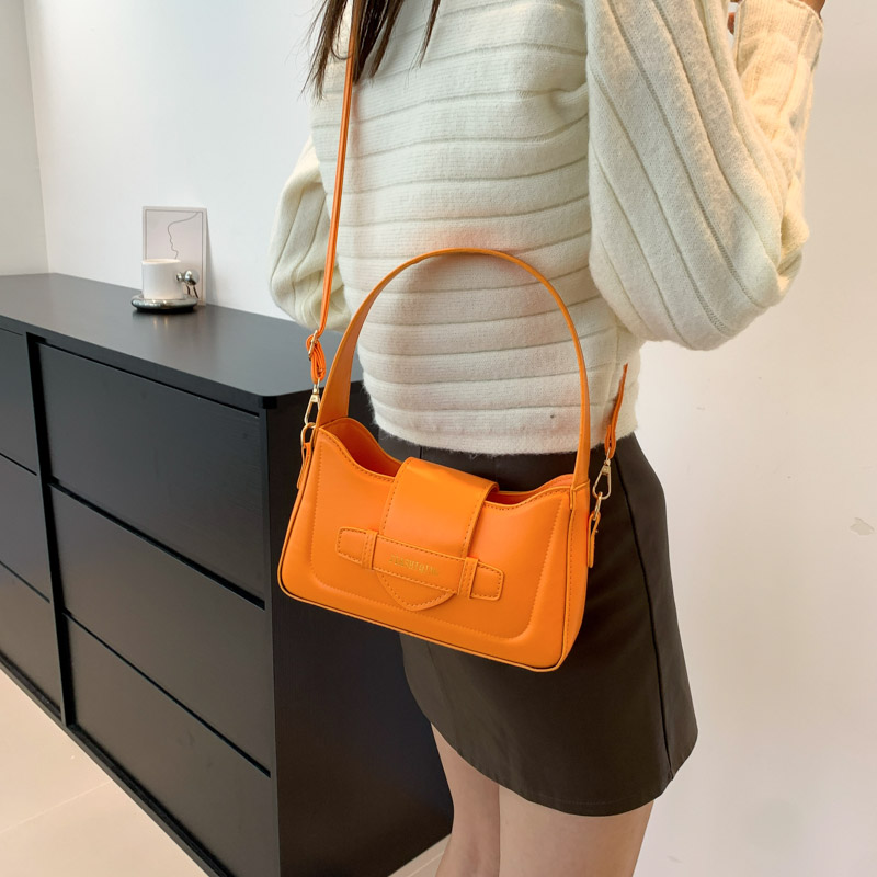 Women's Pu Leather Solid Color Streetwear Square Zipper Shoulder Bag Underarm Bag display picture 10
