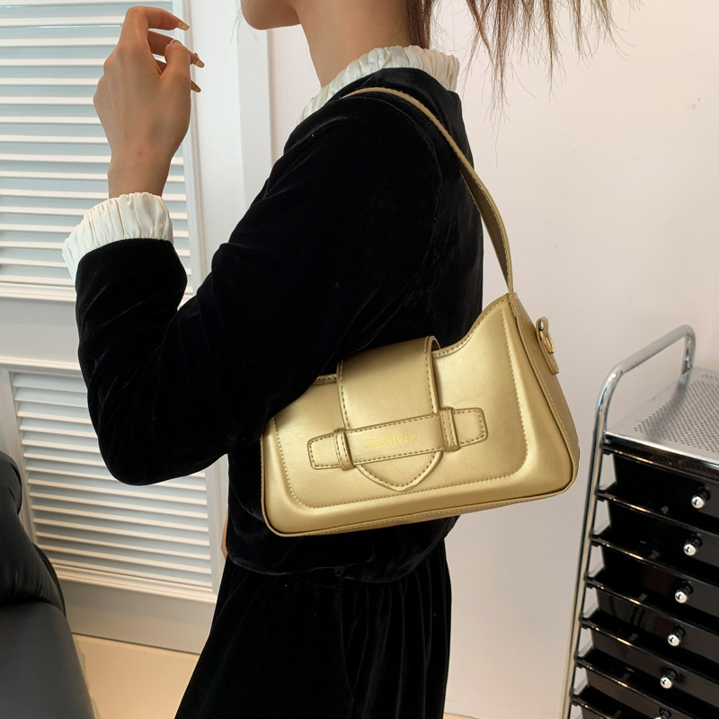 Women's Pu Leather Solid Color Streetwear Square Zipper Shoulder Bag Underarm Bag display picture 9