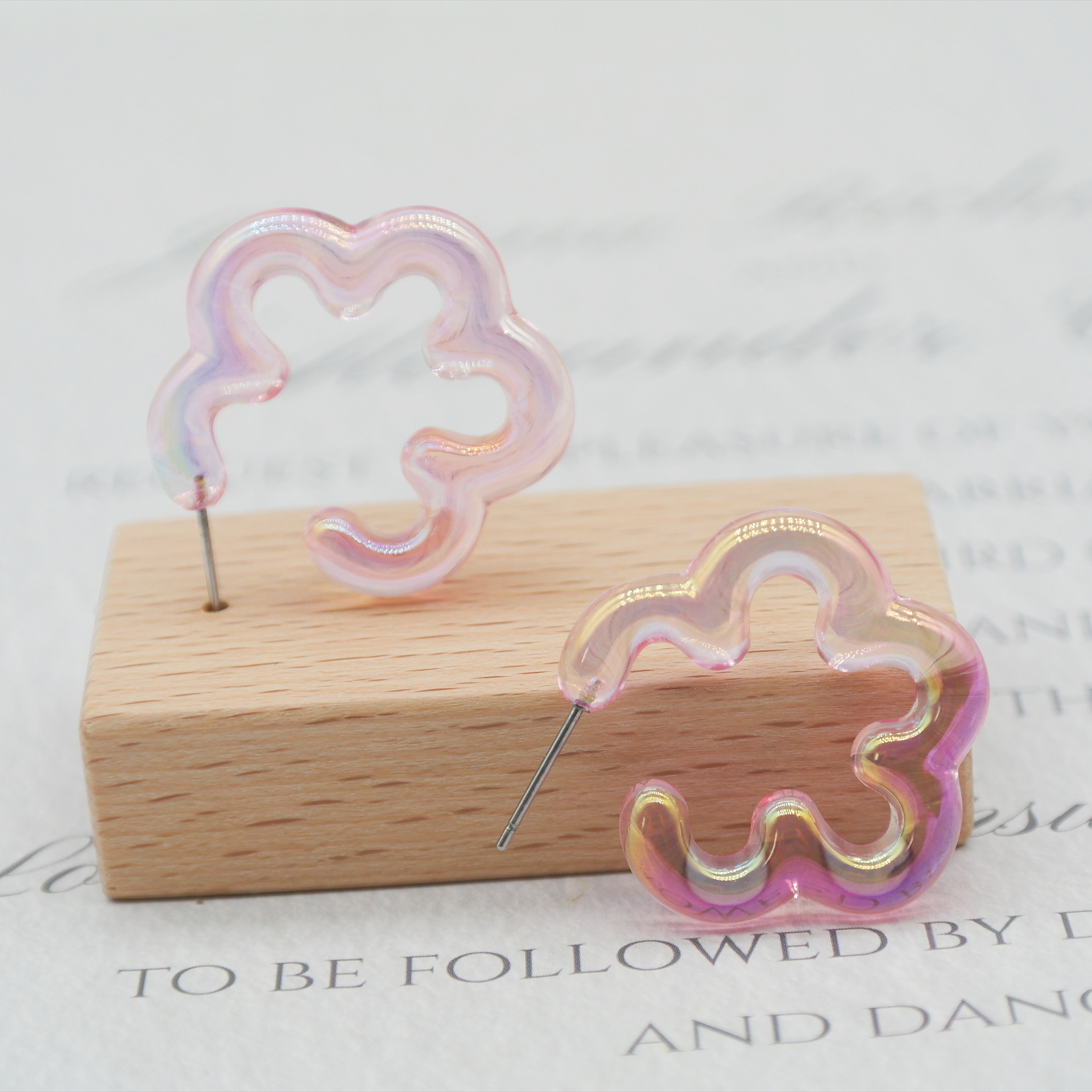 1 Pair Sweet Flower Hollow Out Arylic Ear Studs display picture 4