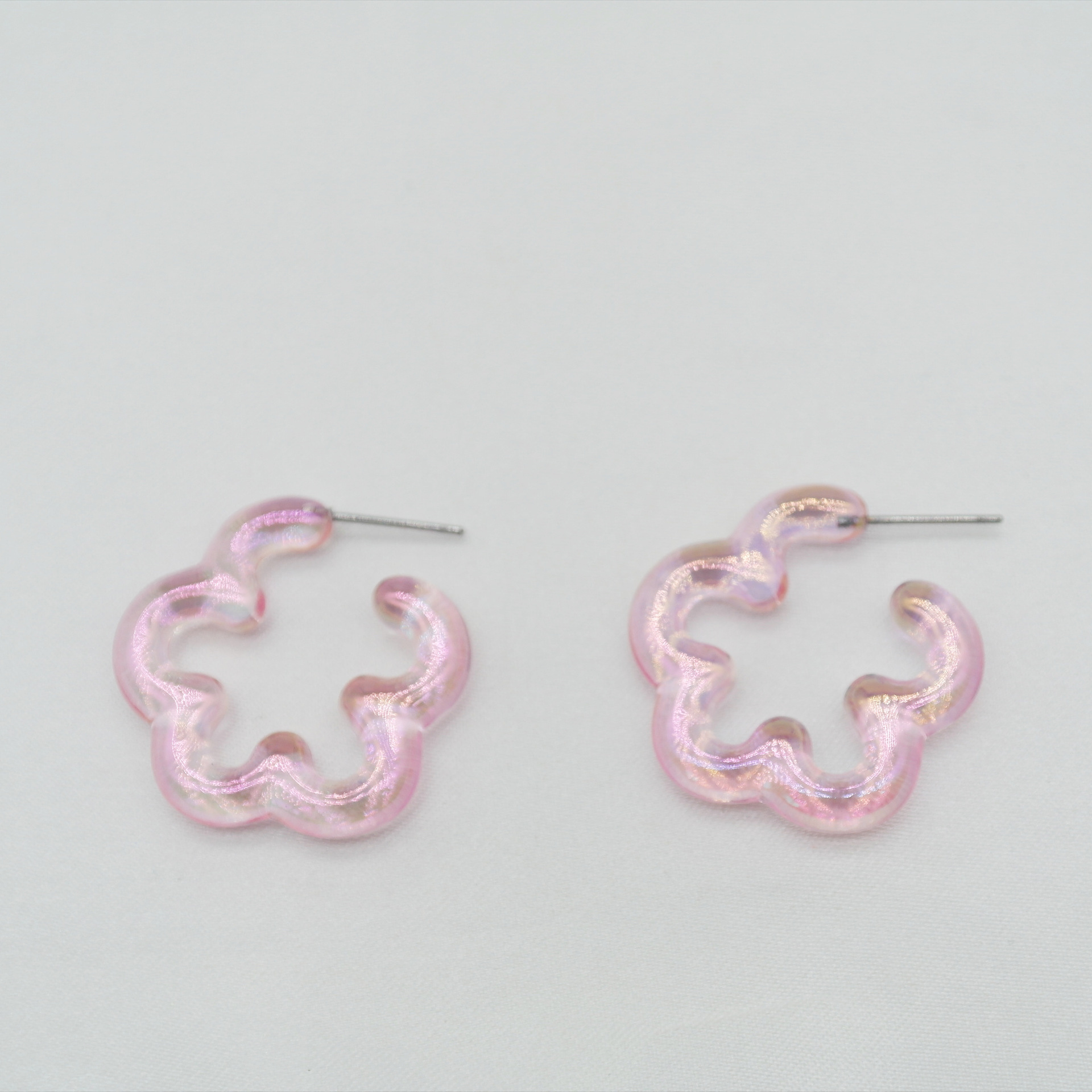 1 Pair Sweet Flower Hollow Out Arylic Ear Studs display picture 6