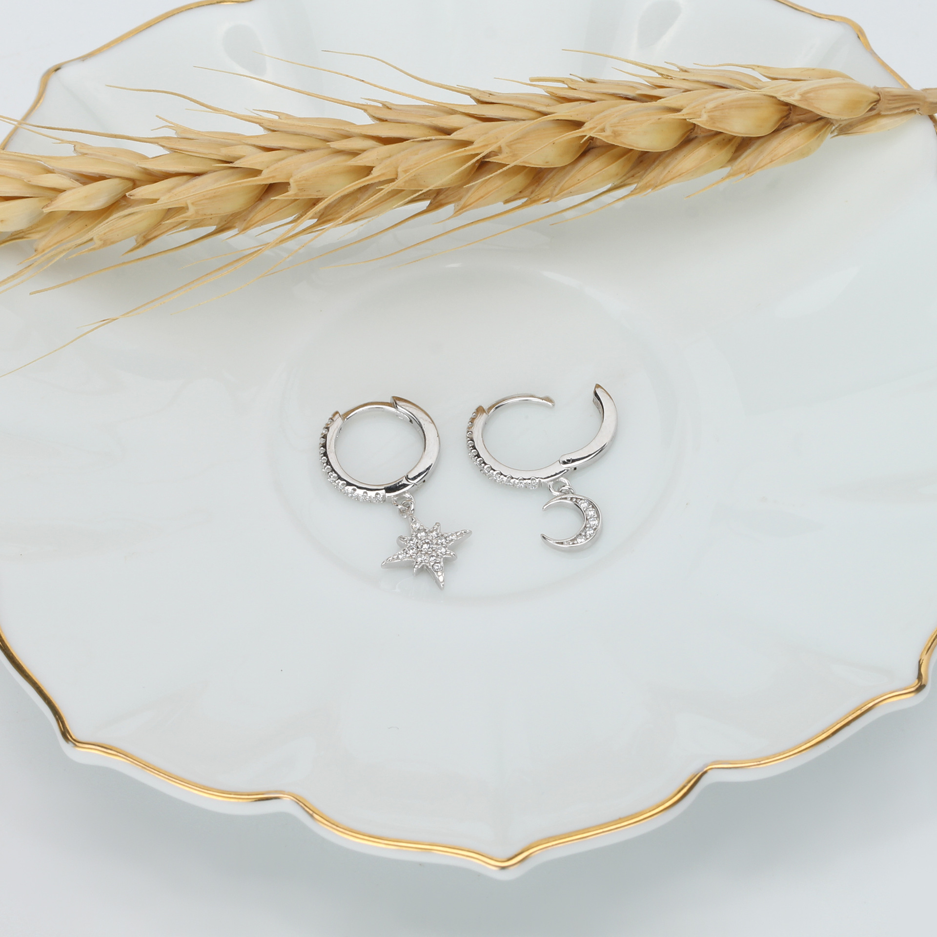 1 Pair Simple Style Star Inlay Sterling Silver Rhinestones Drop Earrings display picture 4
