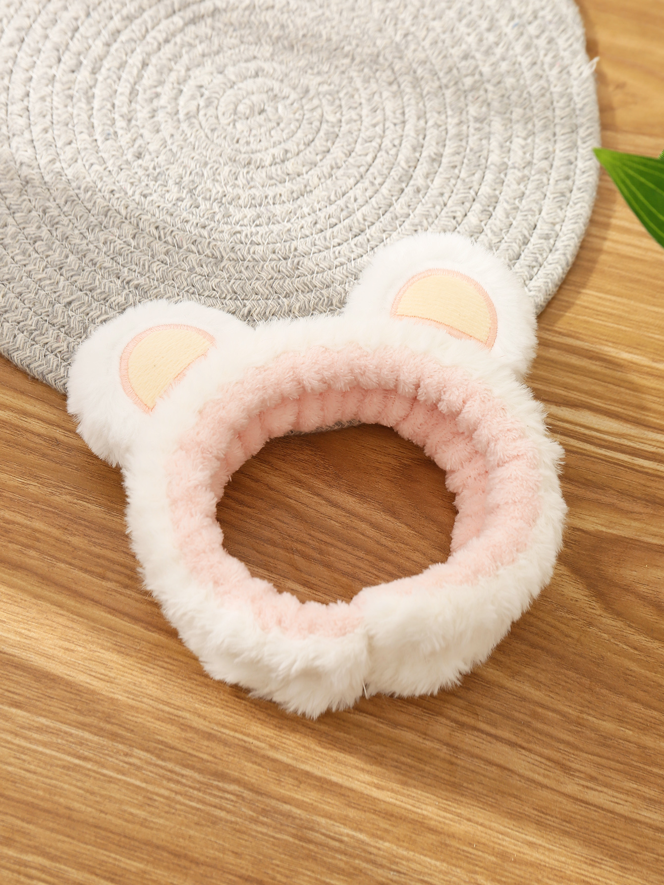 Women's Casual Solid Color Plush Hair Band display picture 14