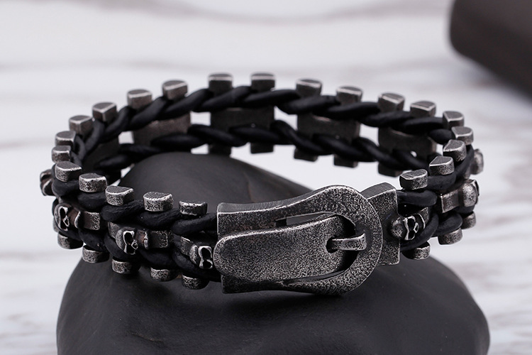 Retro Skull Titanium Steel Men's Bracelets display picture 2