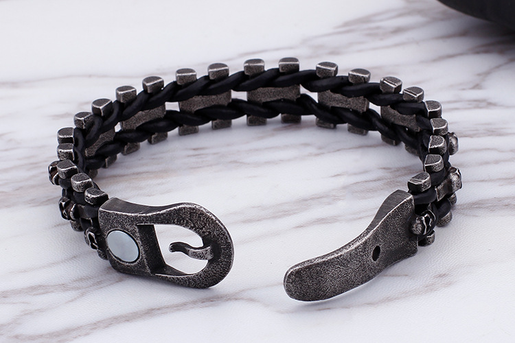Retro Skull Titanium Steel Men's Bracelets display picture 4