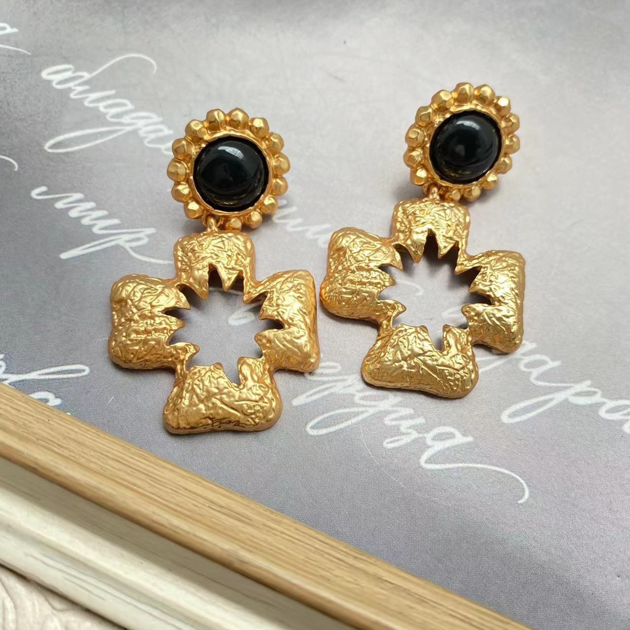 1 Pair Retro Cross Copper Drop Earrings display picture 3