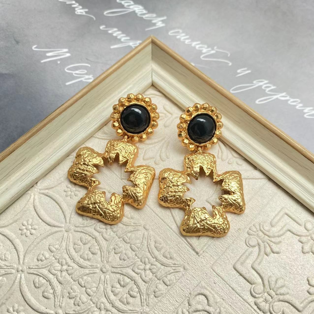 1 Pair Retro Cross Copper Drop Earrings display picture 4