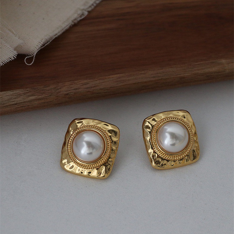 1 Pair Retro Square Plating Alloy Ear Studs display picture 3