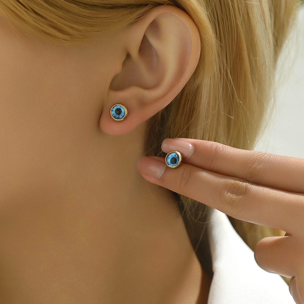 1 Pair Casual Simple Style Commute Round Inlay 201 Stainless Steel Artificial Gemstones Turquoise 18K Gold Plated Ear Studs display picture 12