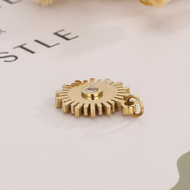 1 Piece Stainless Steel Zircon 18K Gold Plated Gear display picture 5