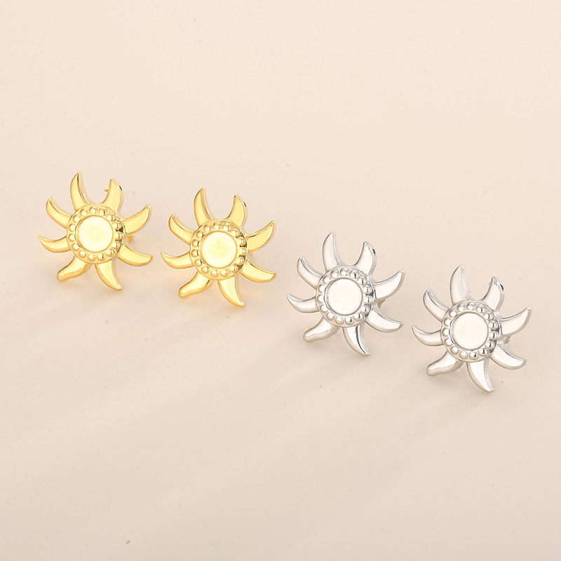 1 Pair Simple Style Sun Plating Stainless Steel 18K Gold Plated Ear Studs display picture 3