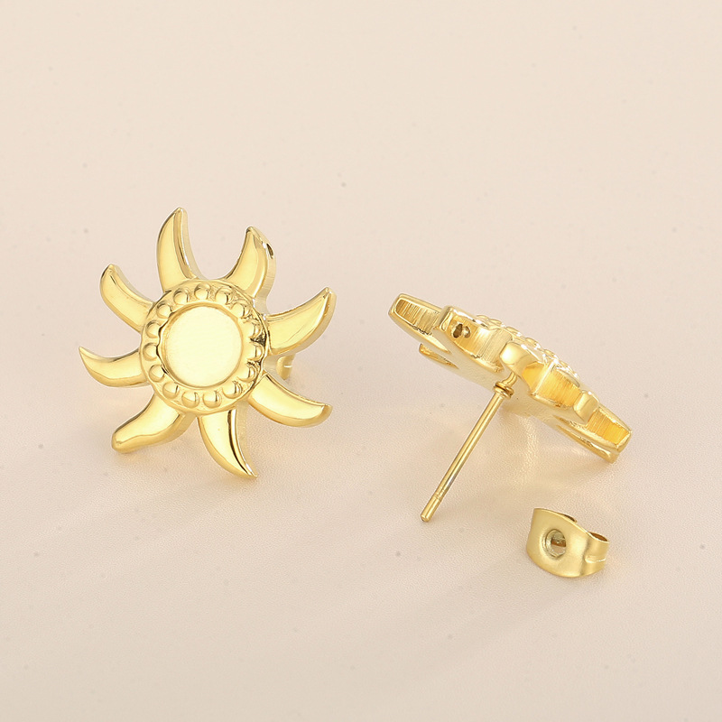 1 Pair Simple Style Sun Plating Stainless Steel 18K Gold Plated Ear Studs display picture 5