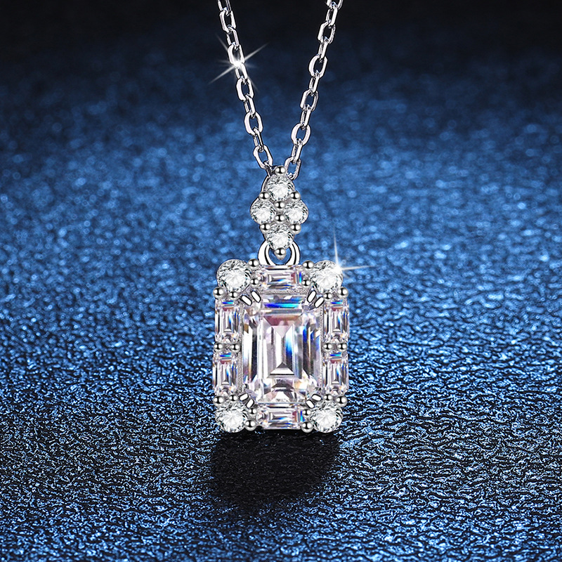 Élégant Luxueux Sucré Rectangle Argent Sterling Placage Incruster Zircon Or Blanc Plaqué Pendentif display picture 2