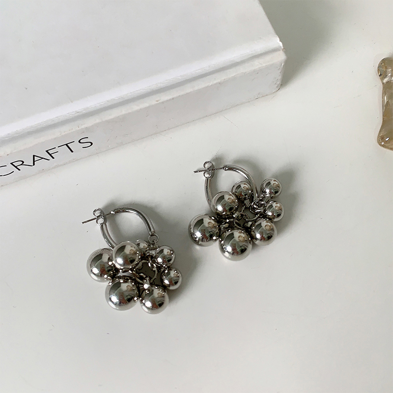1 Pair Elegant Simple Style Grape Alloy Drop Earrings display picture 4