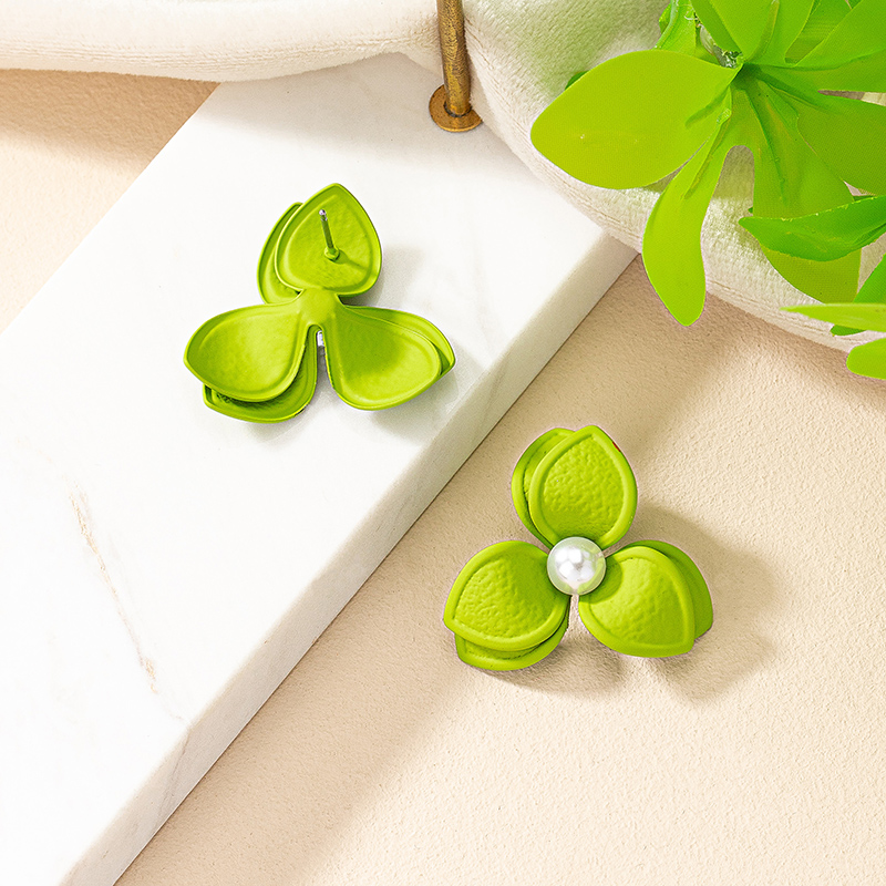 1 Pair Sweet Korean Style Pearl Flower Stoving Varnish Iron Pearl Drop Earrings display picture 15