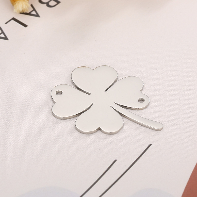 Simple Style Four Leaf Clover Stainless Steel Plating Jewelry Accessories display picture 5