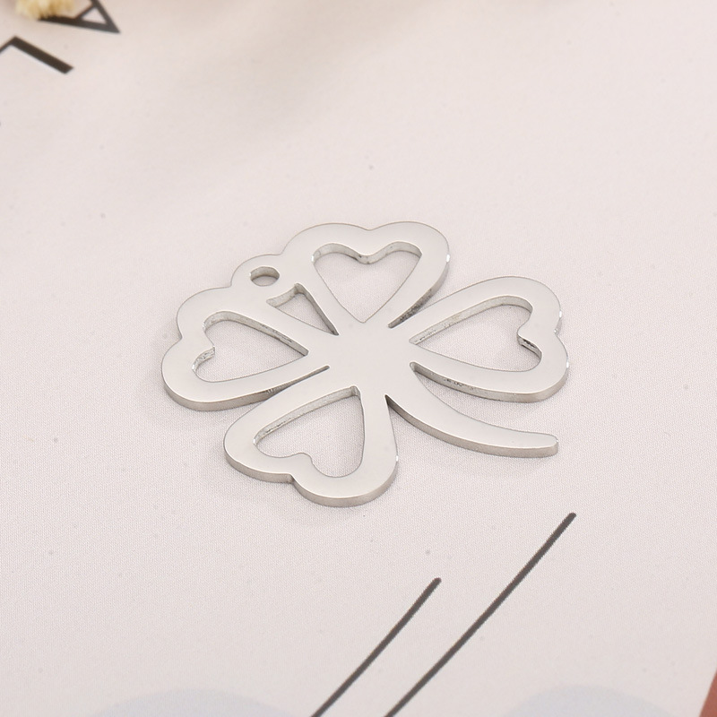 Simple Style Four Leaf Clover Stainless Steel Plating Jewelry Accessories display picture 6