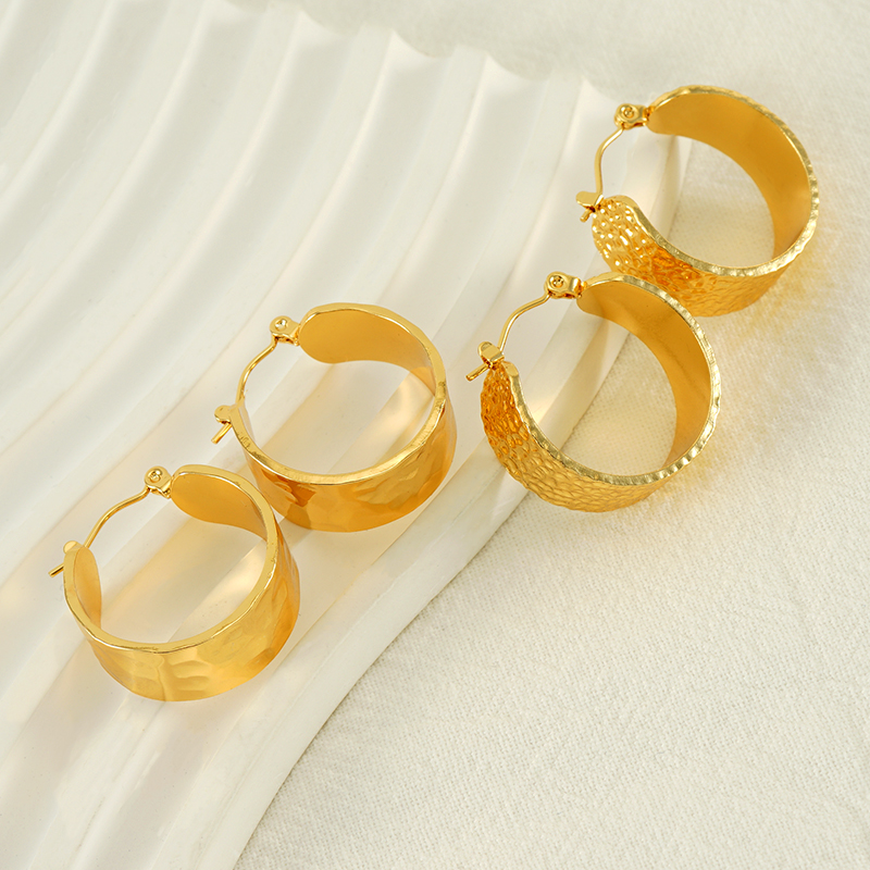 1 Stück Süß Königin Braut Einfarbig Polieren Überzug Rostfreier Stahl Titan Stahl 18 Karat Vergoldet Ohrringe display picture 1