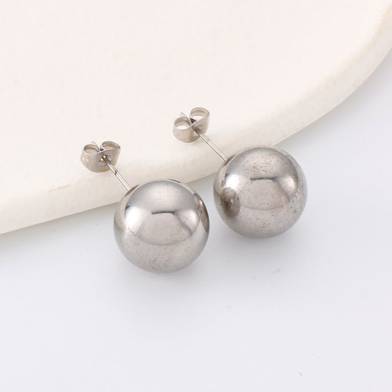 1 Pair Simple Style Round Plating Stainless Steel 18K Gold Plated Ear Studs display picture 7