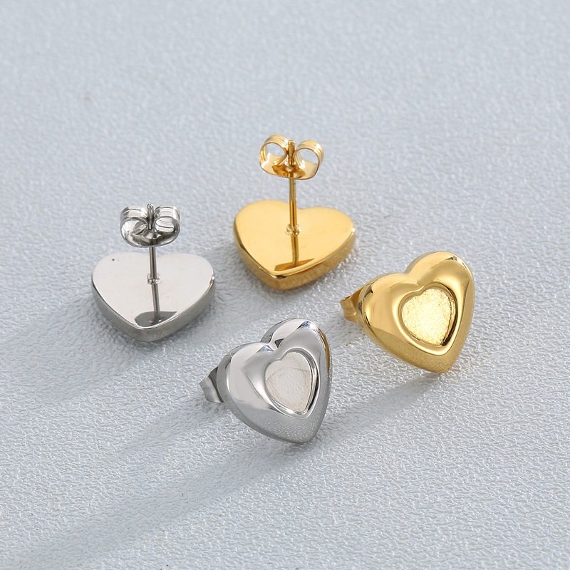 1 Pair Simple Style Heart Shape Plating Stainless Steel 18K Gold Plated Ear Studs display picture 1