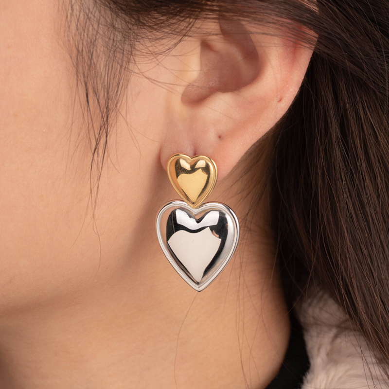 1 Pair Simple Style Korean Style Heart Shape Stainless Steel 18k Gold Plated Drop Earrings display picture 4