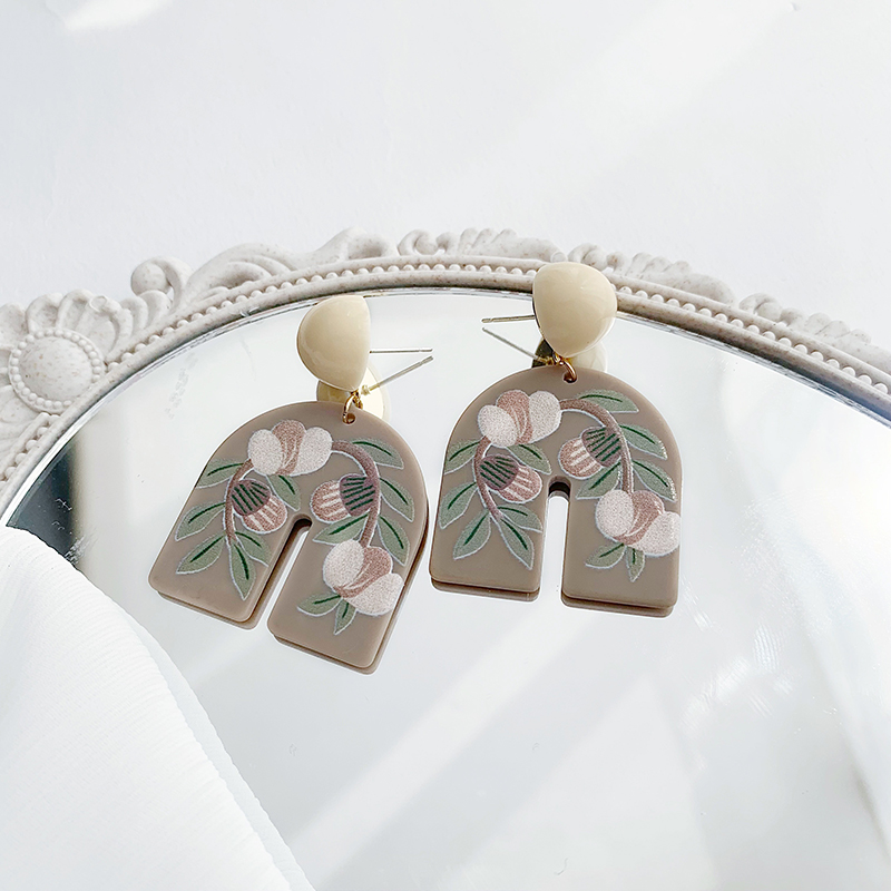 1 Pair Classic Style Solid Color Painted Resin Drop Earrings display picture 10