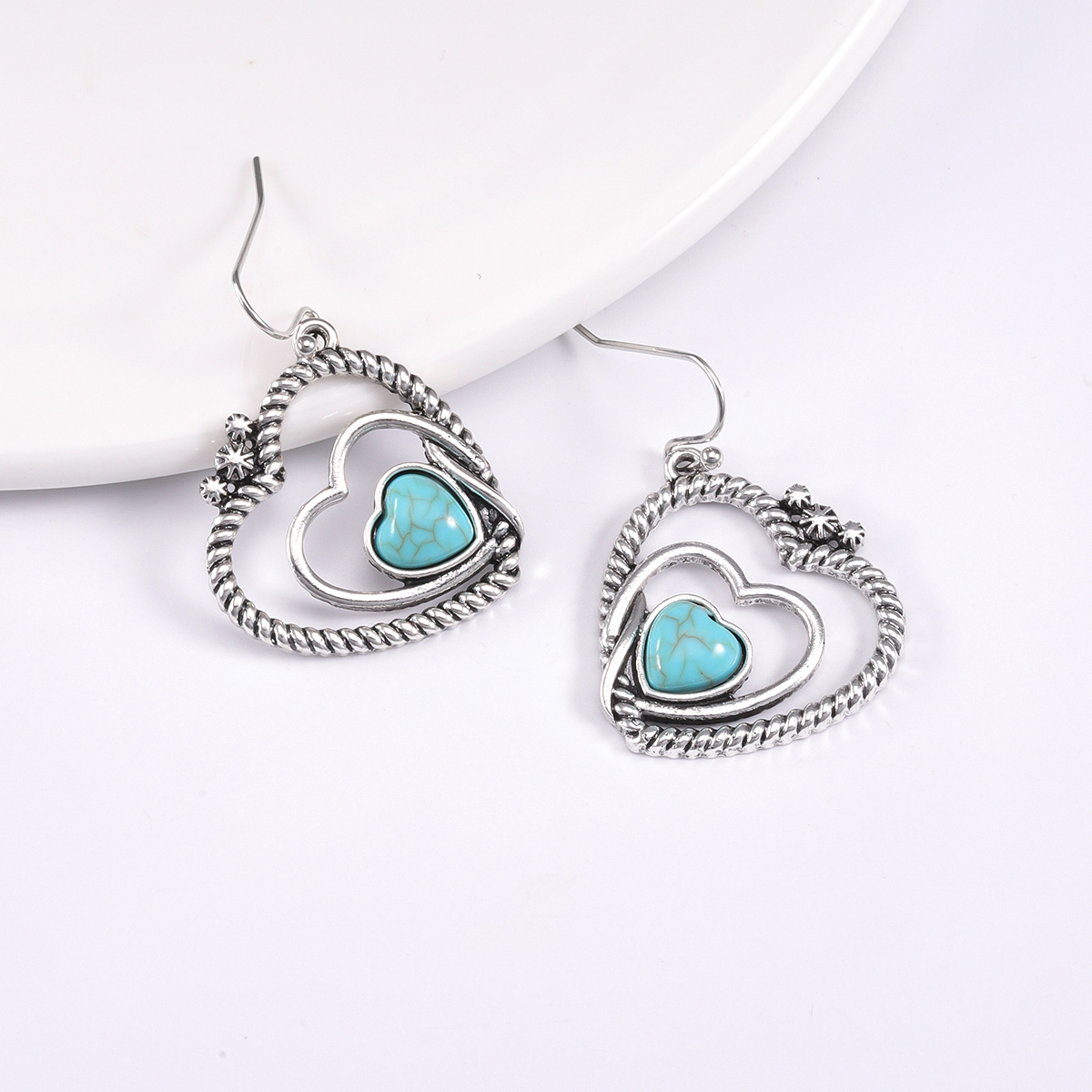 1 Pair Elegant Vintage Style Heart Shape Inlay Alloy Natural Stone Drop Earrings display picture 2