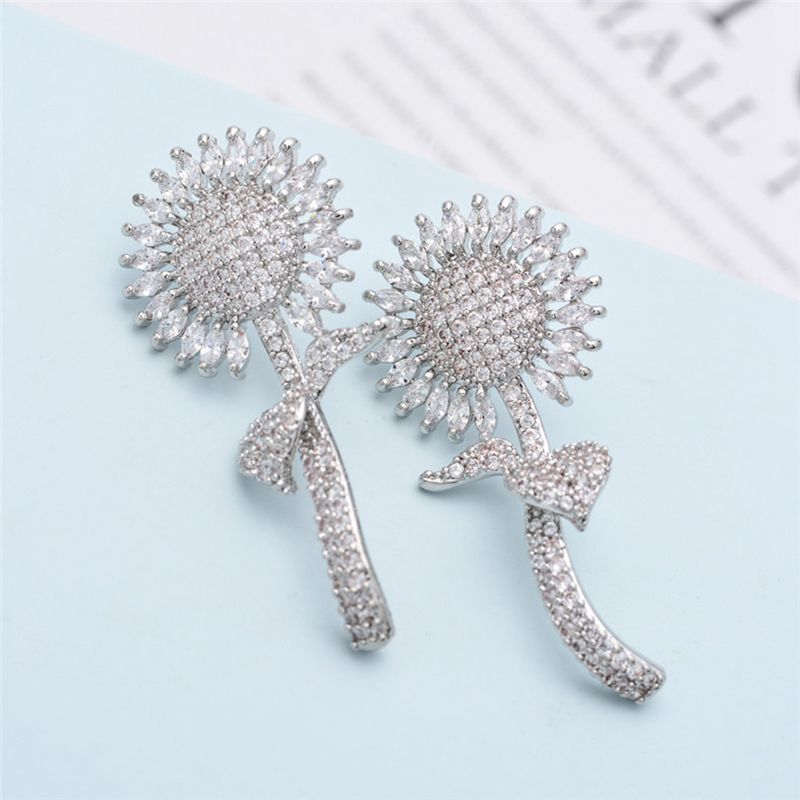 1 Pair Simple Style Classic Style Sunflower Plating Inlay Copper Zircon 18k Gold Plated Ear Studs display picture 5