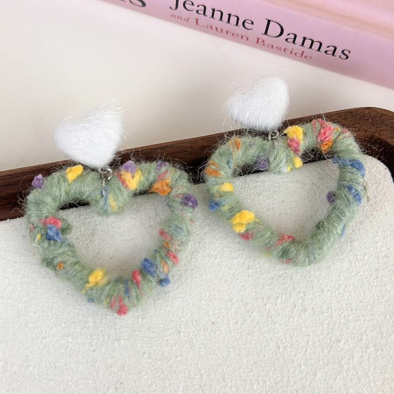 1 Pair Casual Cute Vacation Heart Shape Yarn Drop Earrings display picture 3