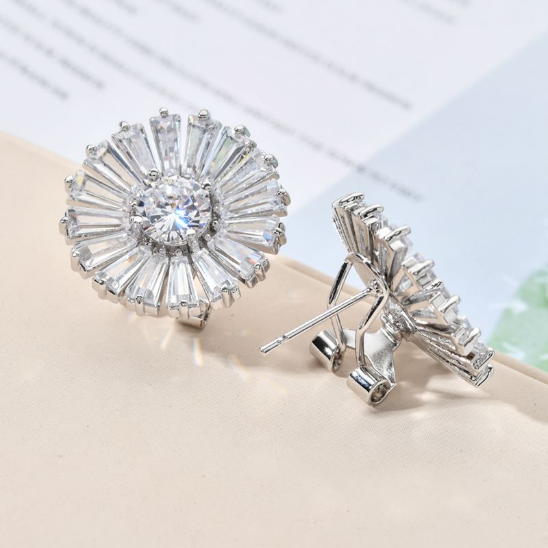 1 Pair Sweet Shiny Flower Plating Inlay Copper Zircon White Gold Plated Ear Cuffs Ear Studs display picture 6