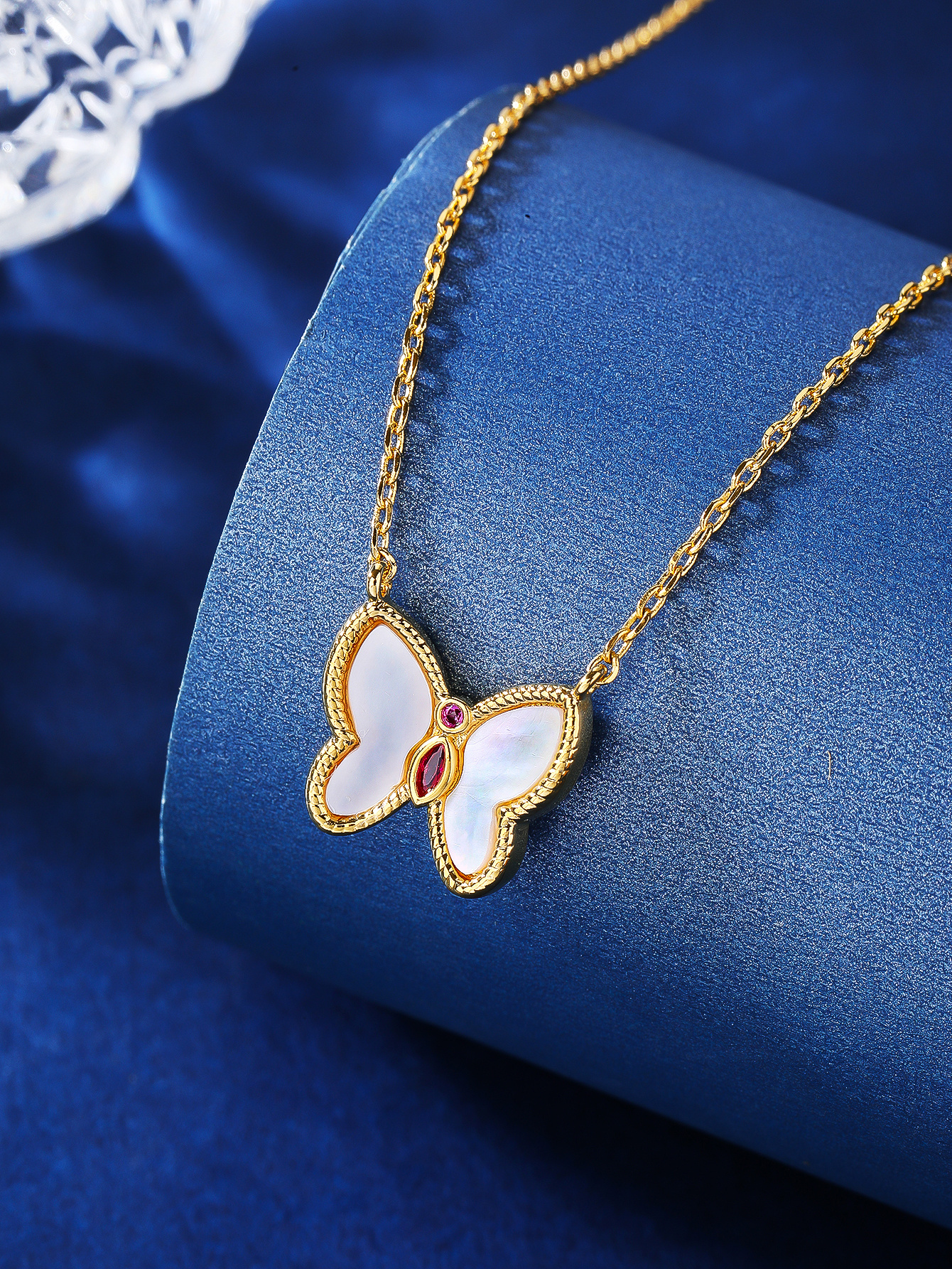 Simple Style Butterfly Copper Plating Inlay Shell 18k Gold Plated Rose Gold Plated White Gold Plated Necklace display picture 2