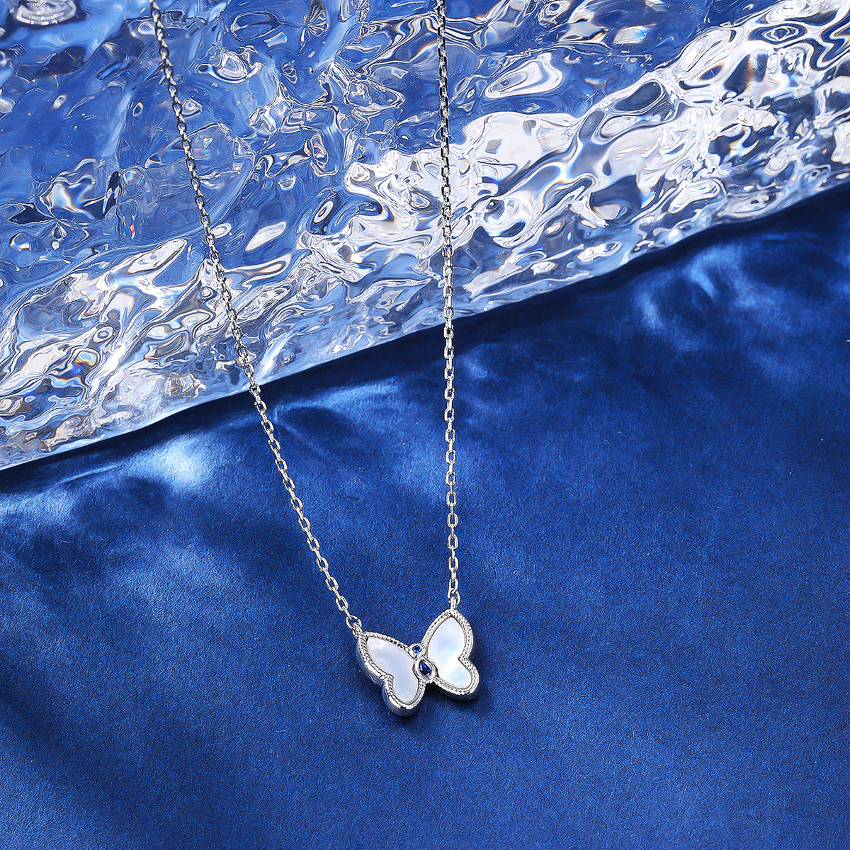 Style Simple Papillon Le Cuivre Placage Incruster Coquille Plaqué Or 18k Plaqué Or Rose Or Blanc Plaqué Collier display picture 5