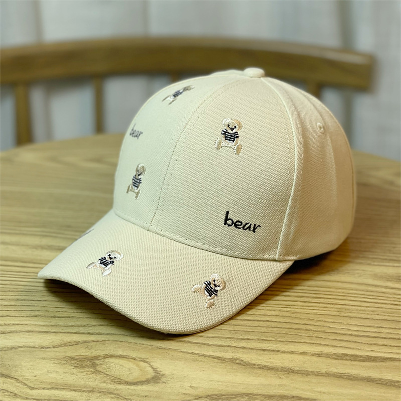 Unisex Cute Retro Bear Embroidery Curved Eaves Baseball Cap display picture 6