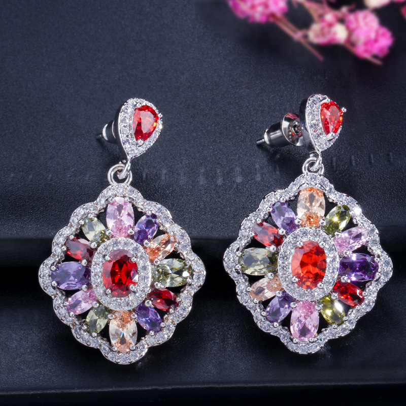 1 Pair Romantic Commute Rhombus Plating Inlay Copper Zircon Rhodium Plated Silver Plated Drop Earrings display picture 3