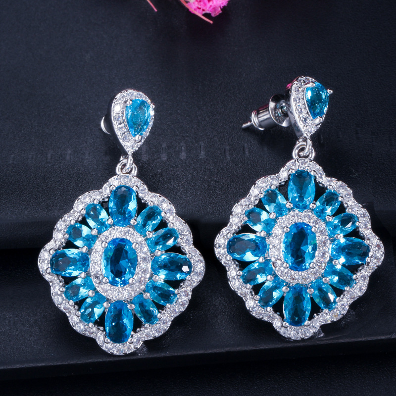 1 Pair Romantic Commute Rhombus Plating Inlay Copper Zircon Rhodium Plated Silver Plated Drop Earrings display picture 10