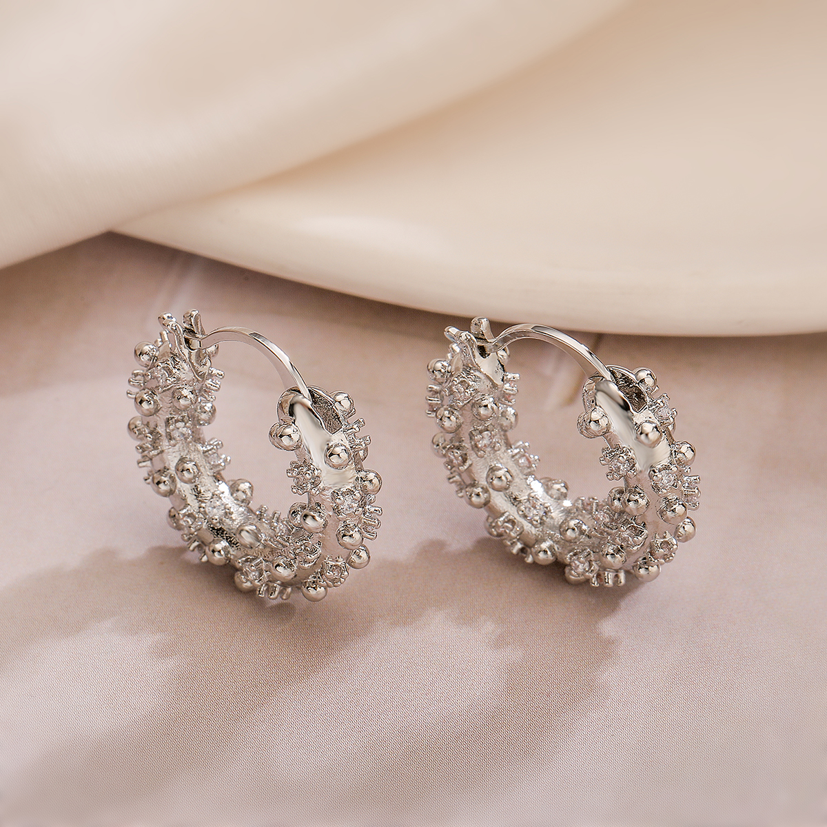 1 Pair Simple Style Commute Round Plating Inlay Copper Zircon 18k Gold Plated Earrings display picture 3