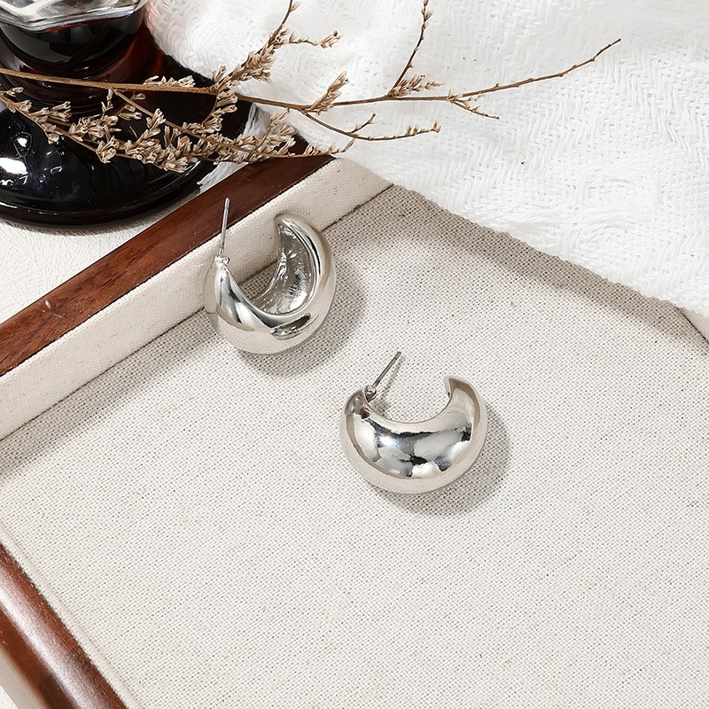 1 Paar Einfacher Stil Klassischer Stil C-form Legierung Ohrringe display picture 4