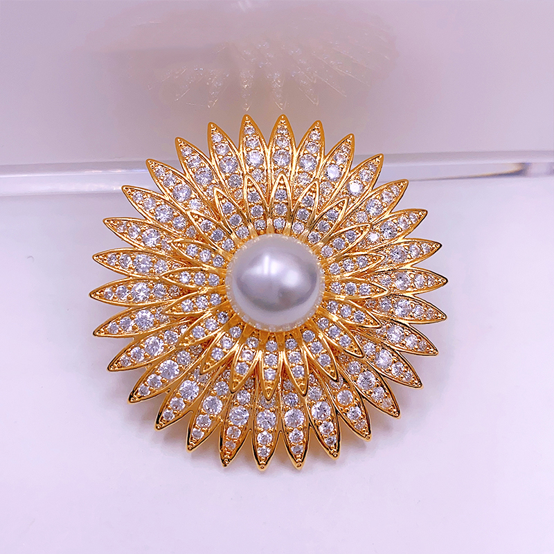 Elegant Glam Luxurious Round Brass Plating Inlay Zircon Women's Brooches 1 Piece display picture 1