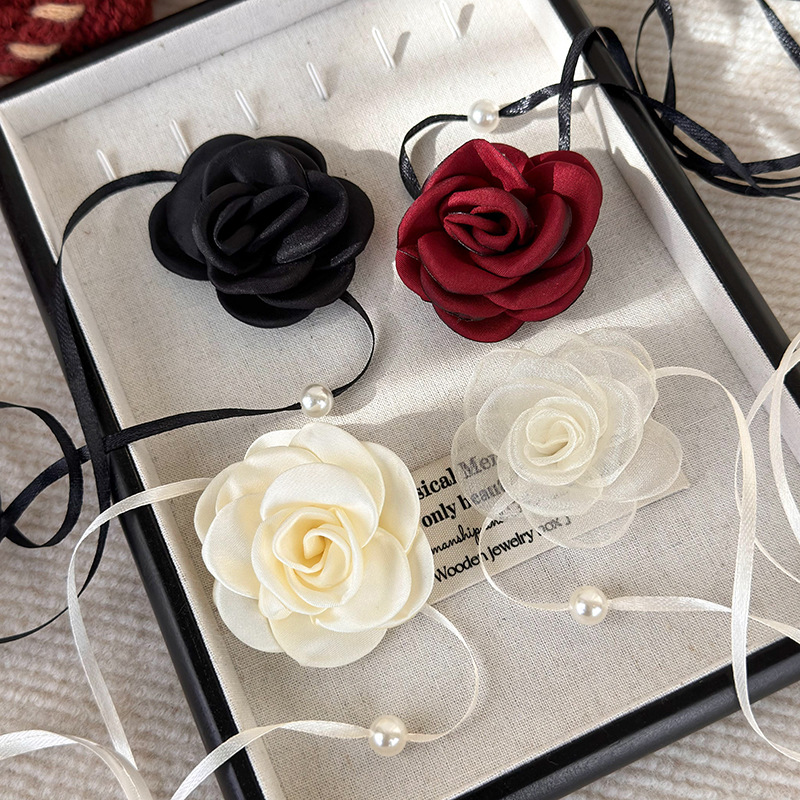 Elegant Modern Style Flower Cloth Halloween Christmas Valentine's Day Women's Necklace display picture 8