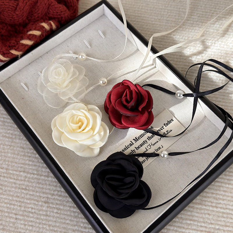 Elegant Modern Style Flower Cloth Halloween Christmas Valentine's Day Women's Necklace display picture 6