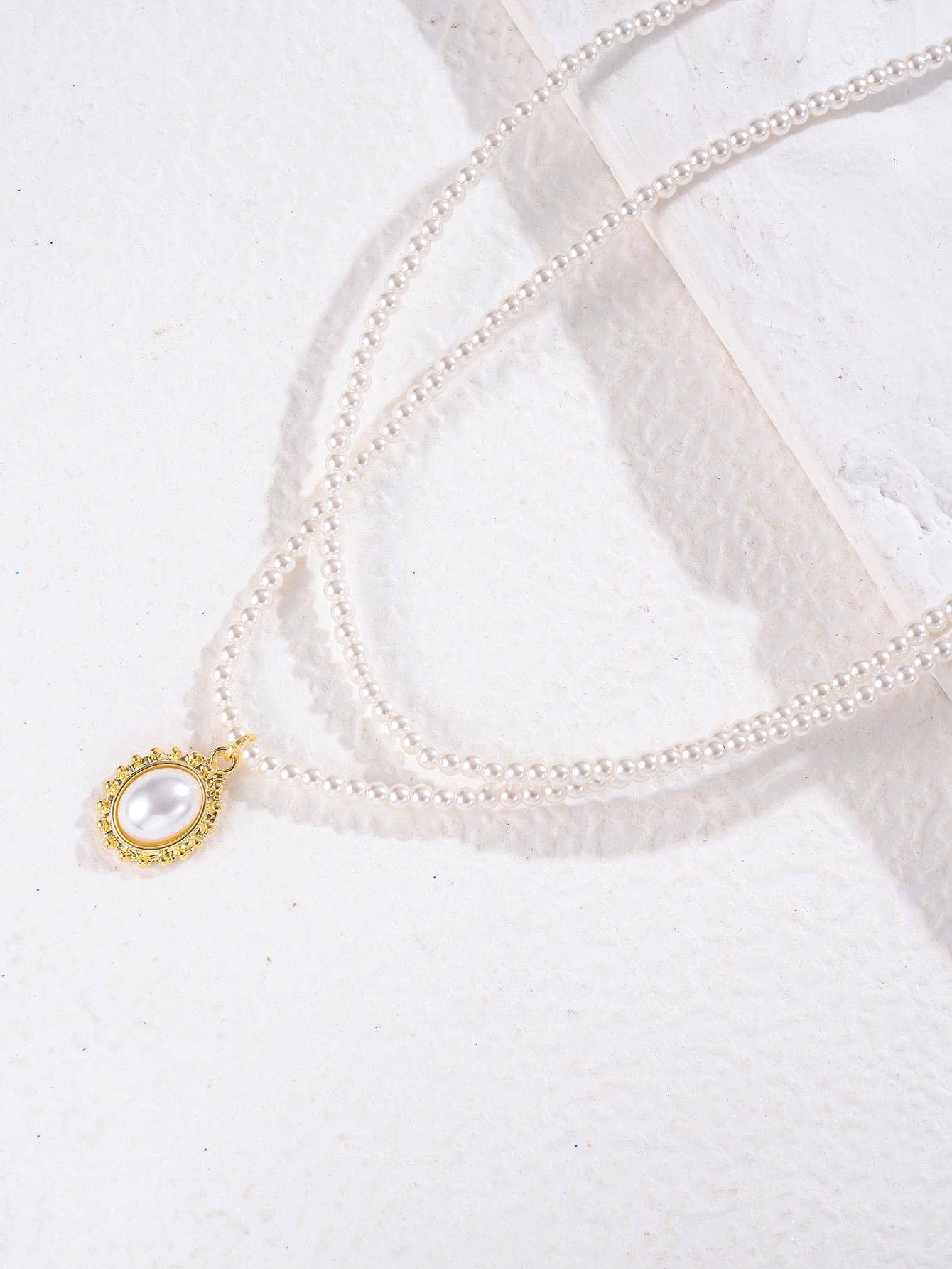 Elegant Geometric Alloy Resin Beaded Women's Pendant Necklace display picture 6