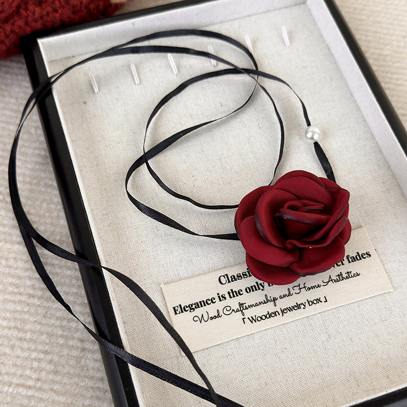 Elegant Modern Style Flower Cloth Halloween Christmas Valentine's Day Women's Necklace display picture 18