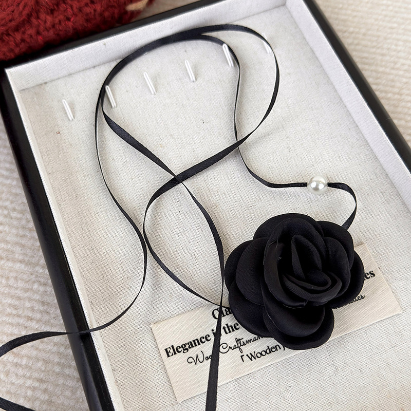 Elegant Modern Style Flower Cloth Halloween Christmas Valentine's Day Women's Necklace display picture 19