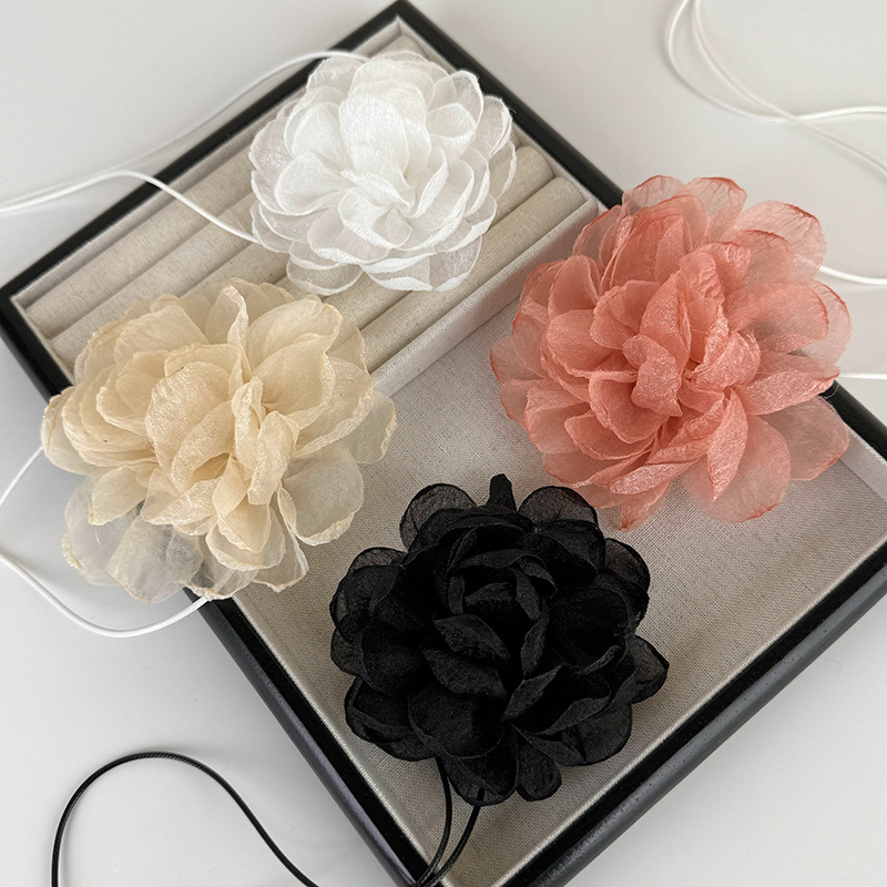 Modern Style Flower Gauze Women's Necklace display picture 5