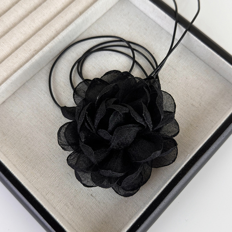 Modern Style Flower Gauze Women's Necklace display picture 13